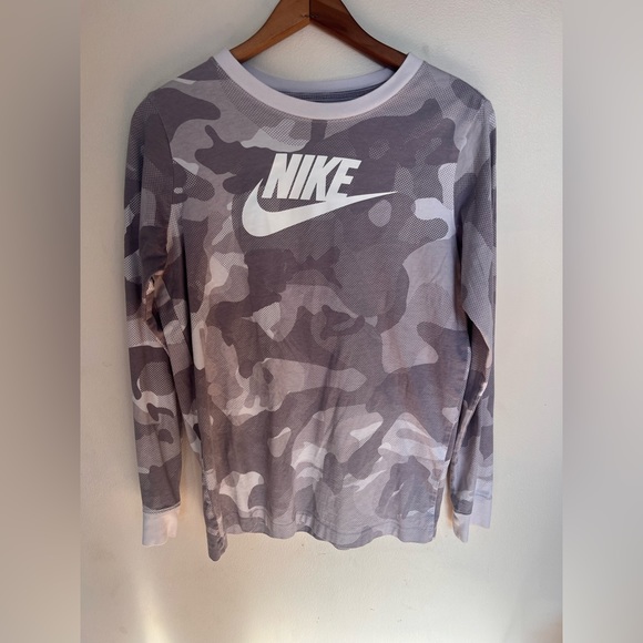 Nike Other - Nike youth XL